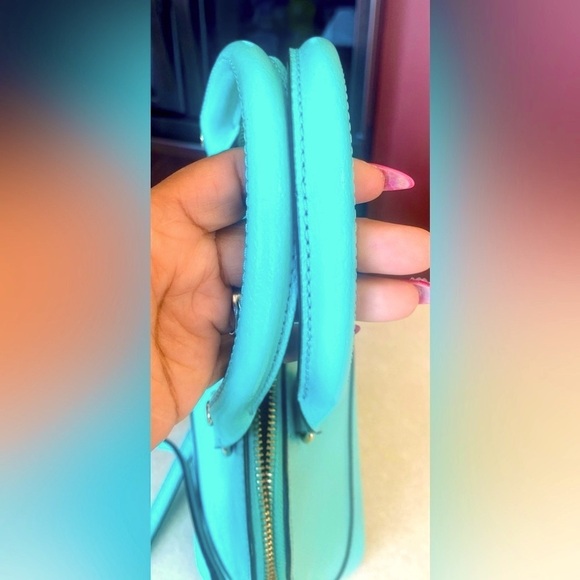 KATE SPADE New York Handbag w/Bonus KATE SPADE New York Wallet, Tiffani Blue,EUC - Picture 6 of 17